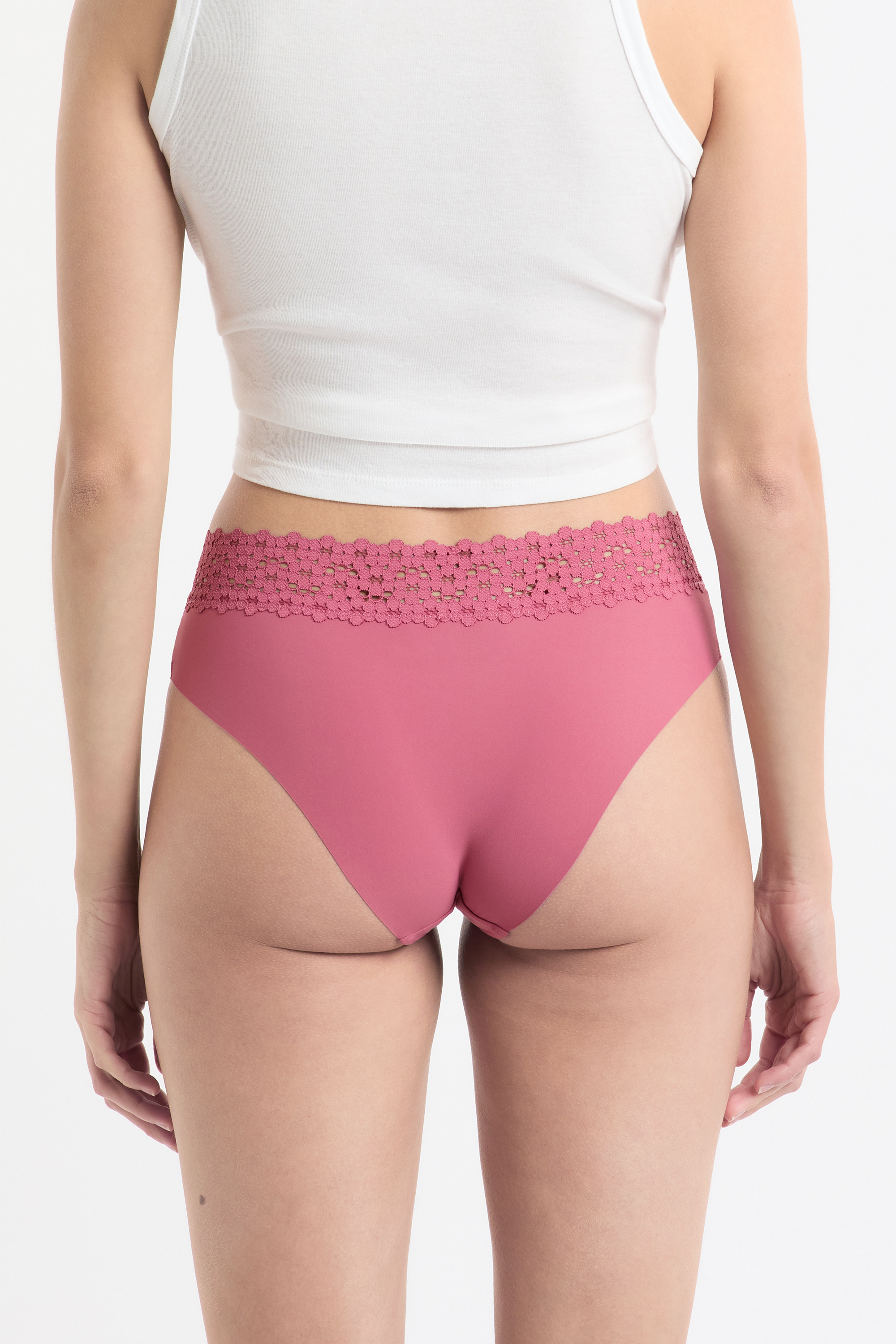 Slip à forme en V en microfibre et dentelle