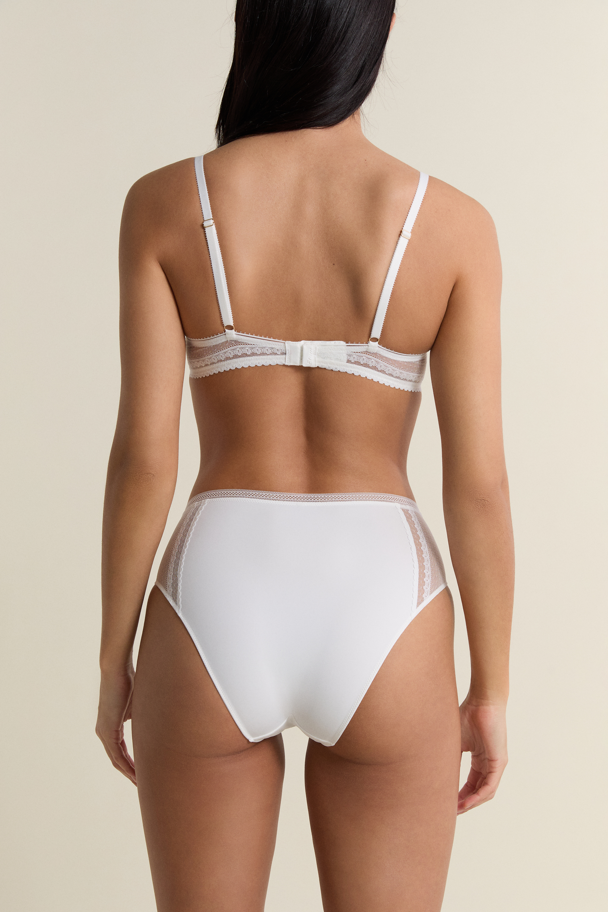 Slips à taille haute avec détails en dentelle